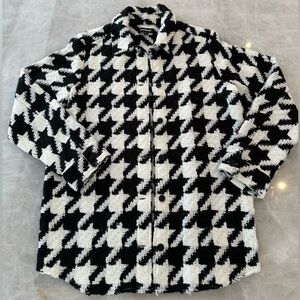 Express Black & White Houndstooth Bouclé-Style Shacket | Clean Front | Size L